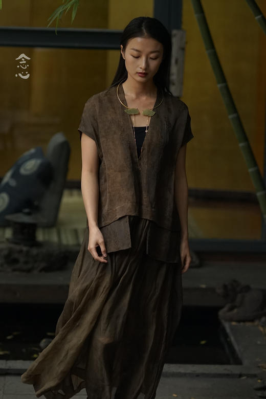 老玉对片（绣球狮子）镶嵌碧玺银鎏金项圈 商品图3