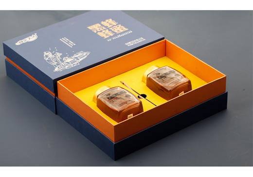 蜂采天山·黑蜂珍品礼盒 500g*2瓶  气味芳香袭人，口感甜润绵长 商品图1