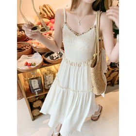 <曾小咸推荐>度假风杏色气质V领收腰吊带连衣裙