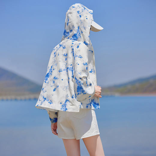 KQ-A31011休闲真丝短外套女2025春夏新款连帽印花上衣宽松桑蚕丝防晒衣 商品图3