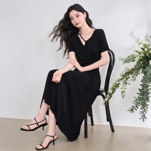 设计感不规则镂空领口连衣裙简约随性气质收腰连衣裙V0550125/Y0050888 商品图0