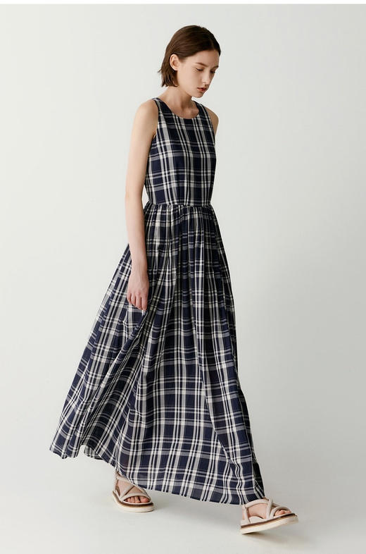 棉斜纹色织格松紧收腰连衣裙 进口面料斜纹棉格纹裙 收腰设计 勾勒腰部曲线 无袖X型收腰的黄金比例学 布面细洁美观 手感柔软舒适 商品图1