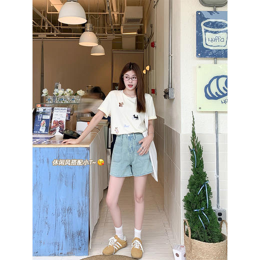 <曾小咸推荐>高腰百搭休闲宽松浅蓝色牛仔短裤 商品图2