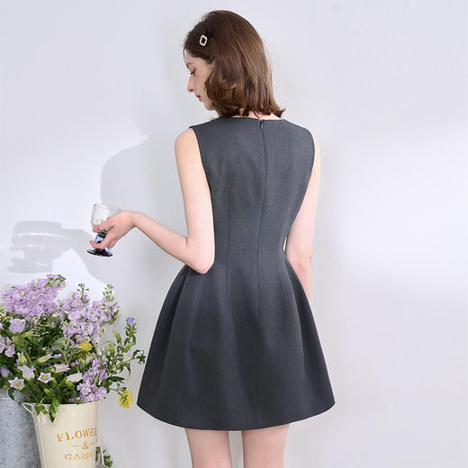 简约气质高级感圆领背心裙女立裁收腰显瘦连衣裙V0850332 商品图4