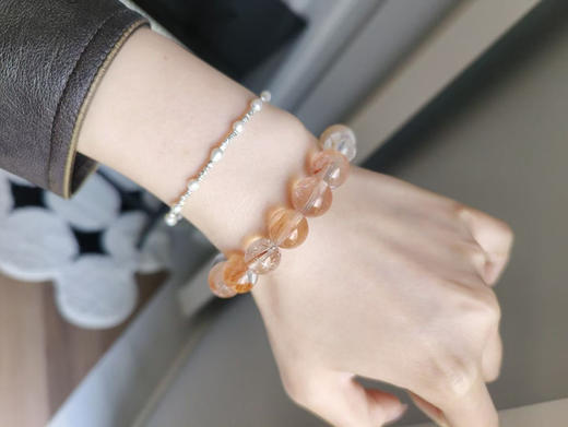 锦鲤～天然水晶铜发晶/芬达胶花/粉兔毛手链 手串饰品点位: 11-13 商品图3