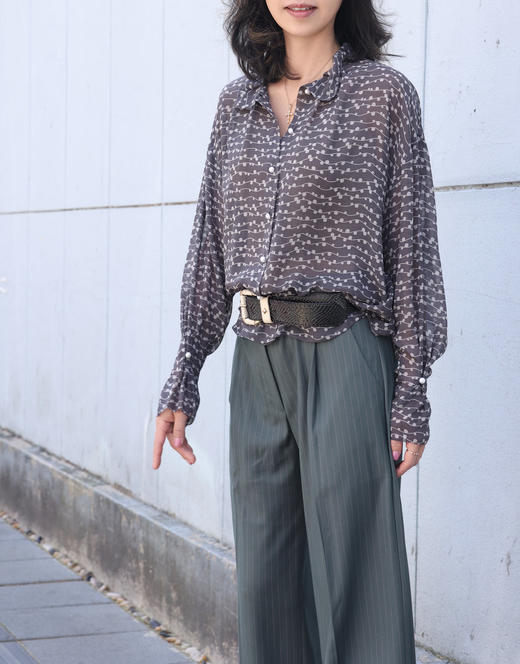 TYNVIE 百褶领喇叭袖口丝质衬衫-黑色条纹圆点 商品图4