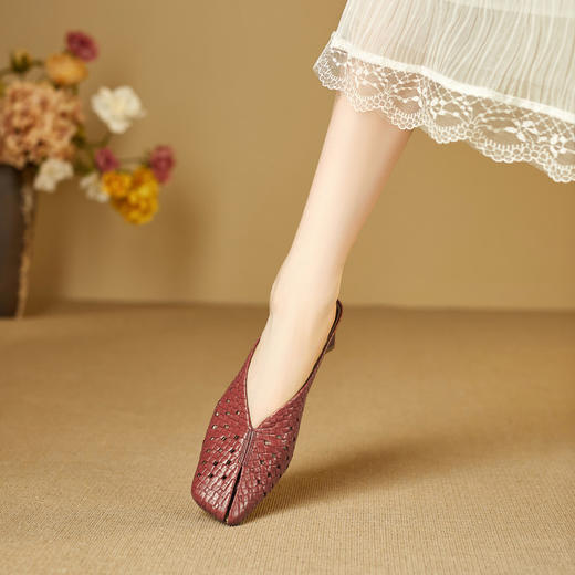 【预售5天】春夏新款编织牛皮舒适时尚包头方头镂空低跟半拖单鞋MBJR&6870 商品图3