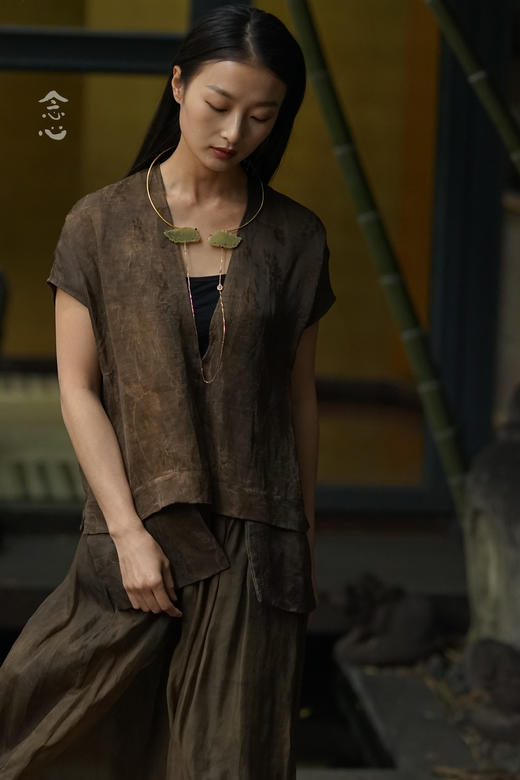 老玉对片（绣球狮子）镶嵌碧玺银鎏金项圈 商品图2