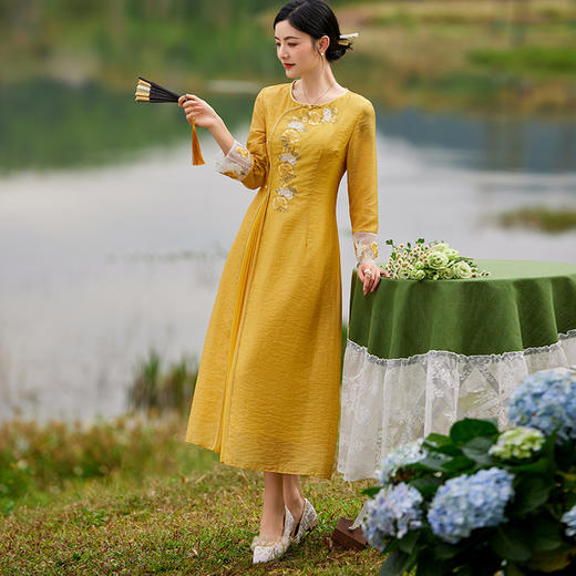 FLZD-6075新中式改良国风气质旗袍裙2025夏装新款绣花圆领收腰显瘦连衣裙女 商品图1