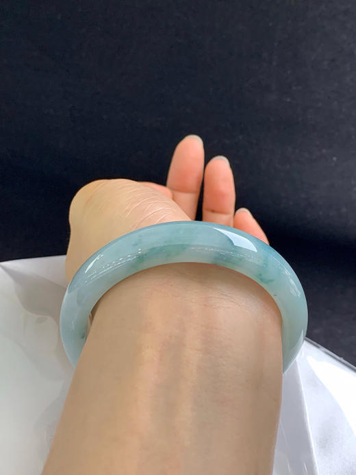 612660，60.8圈口，糯化飘花正圈平安镯，蓝底飘蓝花，水头好 商品图5