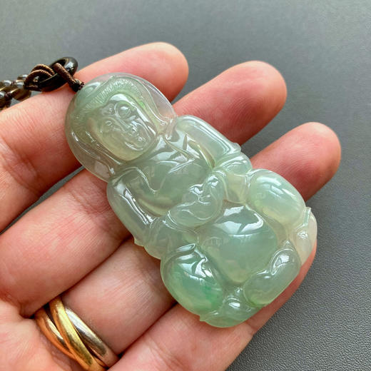 冰种淡晴水飘阳绿翡翠大观音 商品图5