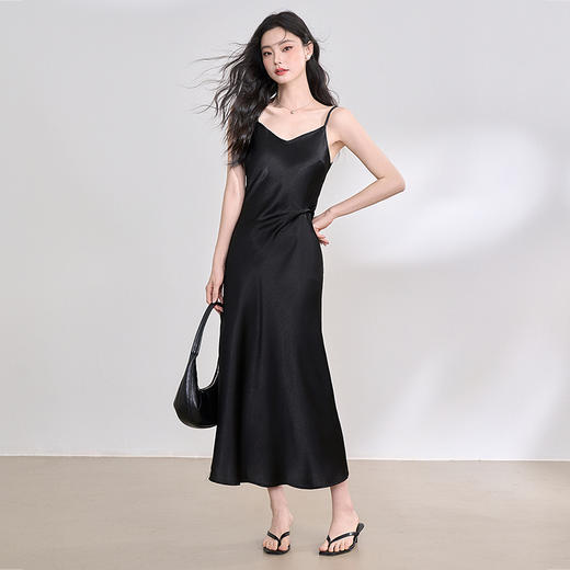 【气质高级感】设计感优雅吊带裙女2025捏褶收腰连衣裙V0050622 商品图0
