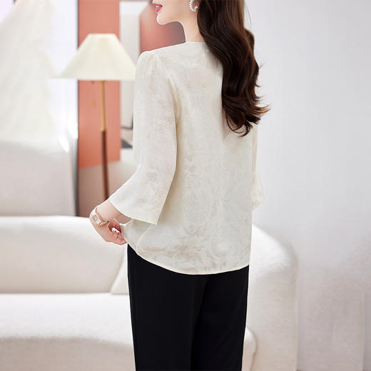 KQ-A21812春夏季新中式国风女士真丝缎面提花衬衣七分袖套头桑蚕丝T恤小衫 商品图2