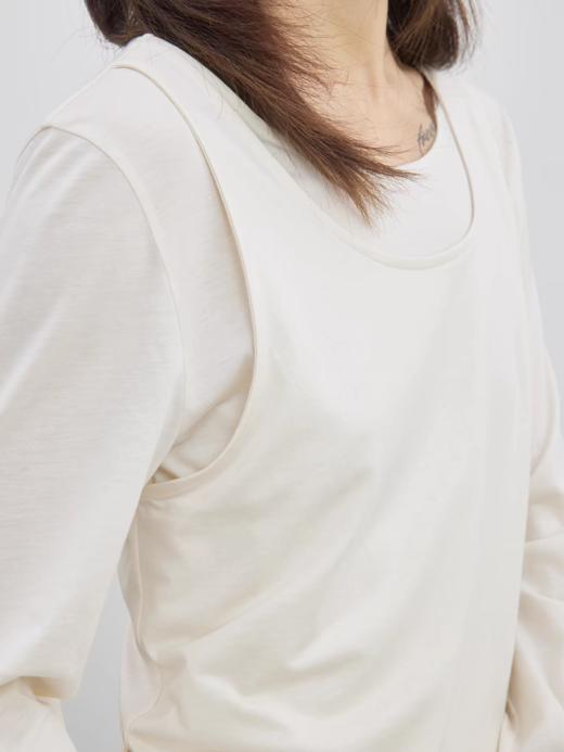 步履不停/5A16087C/假两件背心打底长袖T恤 商品图1