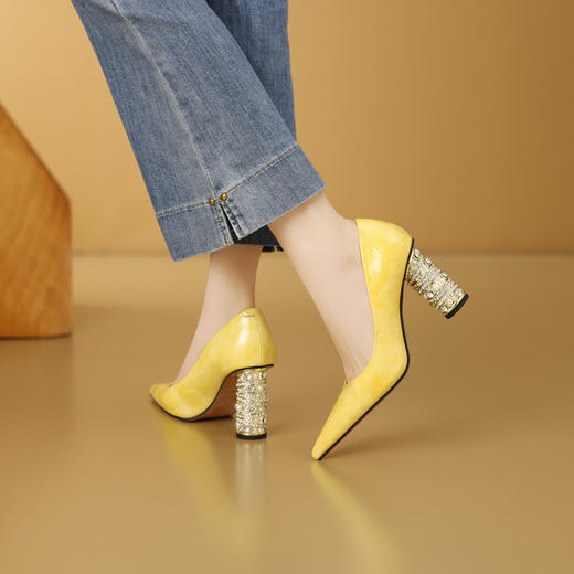 【预售7天】漆皮尖头水钻高跟鞋女春季新款百搭小众粗跟性感浅口气质单鞋CX&CX081-1A 商品图3