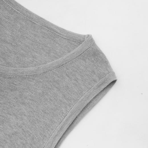 西遇无袖针织背心连衣裙女新款日常通勤灰色收腰长裙D0050393 商品图5