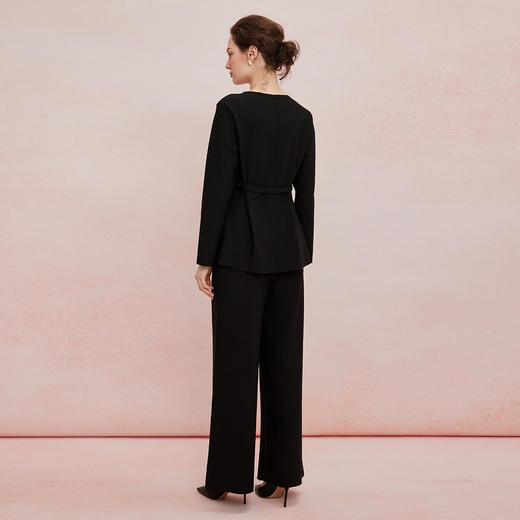 QF110斯尔丽2025新款四面弹舒适面料颗粒视觉宽松舒适上衣配直筒裤套装 商品图6