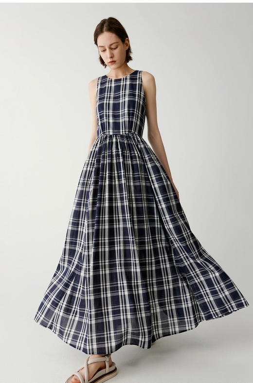 棉斜纹色织格松紧收腰连衣裙 进口面料斜纹棉格纹裙 收腰设计 勾勒腰部曲线 无袖X型收腰的黄金比例学 布面细洁美观 手感柔软舒适 商品图0