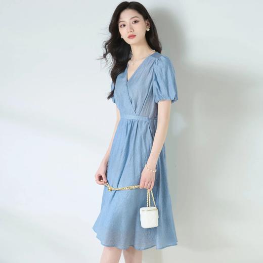 【高货sh】全新升级【铂金会员266/天猫359/差价93】(13236) 洛诗琳2025夏季法式V领收腰系带茶歇裙蓝色天丝提花连衣裙 商品图1