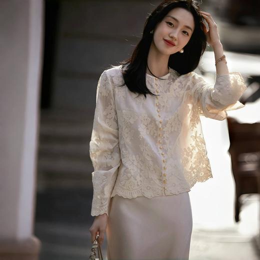 【超模君严选 ORIGNAL&CO 繁华刺绣天丝上衣三件套】下摆波浪设计 优选天丝面料 重工花朵刺绣 商品图3