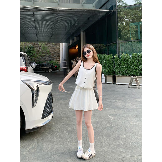 <曾小咸推荐>现货秒杀 ！微信超特价！休闲通勤白色撞黑色边高腰连衣裙 日常189.99 立减90 秒杀99.99！！ 商品图2