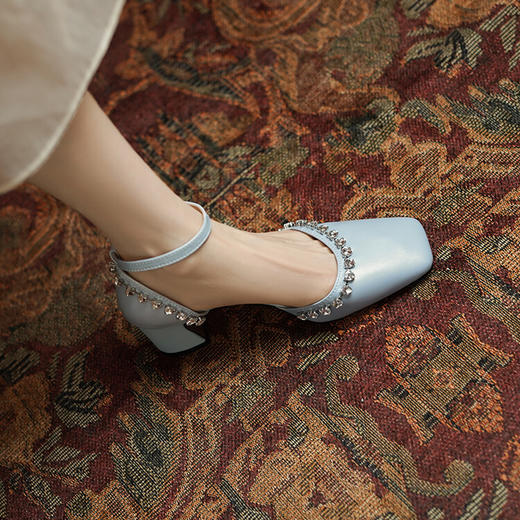 【预售5天】玛丽珍包头粗跟凉鞋女夏减龄百搭方头水钻浅口一字扣带高跟鞋女鞋SLK&Y551 商品图4