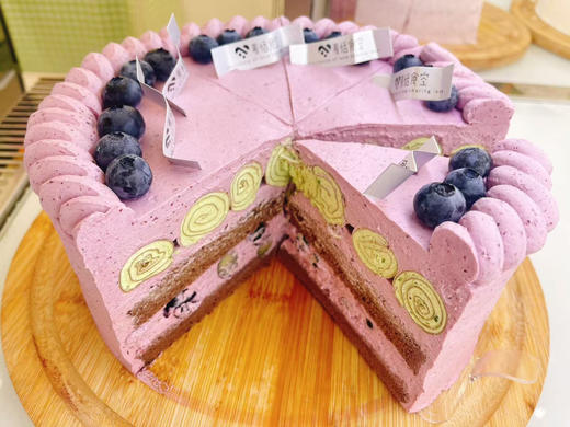 蓝莓开心果可丽卷  巧克力胚子  新鲜蓝莓  开心果巧克力千层卷 商品图0