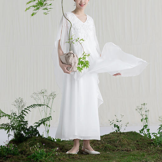 【林栖设计小店】盘花钉珠真丝连衣裙绣花披肩宽松2025夏季新品花仙子裙子1952067 商品图5