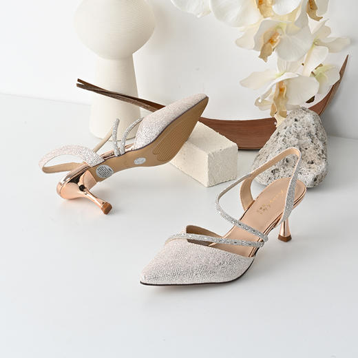 经典鲨2025年夏季新款优雅尖头水钻后空气质细高跟鞋凉鞋女KC19-529081 商品图3