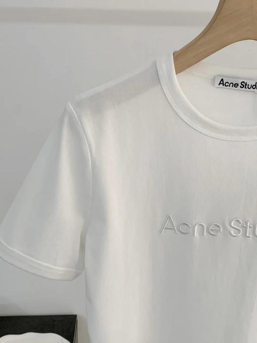 Ac*e 立体绣花喷色简约百搭的纯色短袖T恤 商品图5