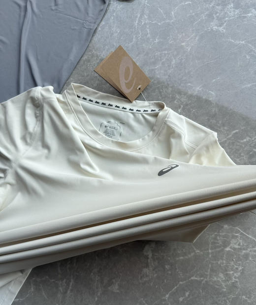 全新正品Asics亚瑟士男士弹力速干透气运动健身短袖t恤，有大码

黑色 米白 浅绿 豆沙 浅灰 

尺码S-XXL，欧美码偏大一码 商品图7