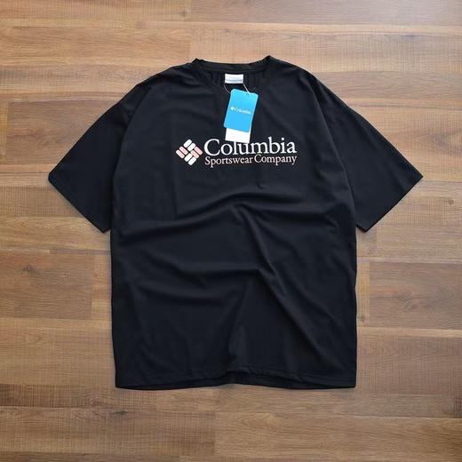 原单正品 Columbia哥伦比亚户外2025夏男女运动舒适旅行短袖圆领肌理感T恤，经典的款式搭配标志性品牌标识，简约又不失格调。
白色黑色藏青
尺码：M-XXL 商品图5