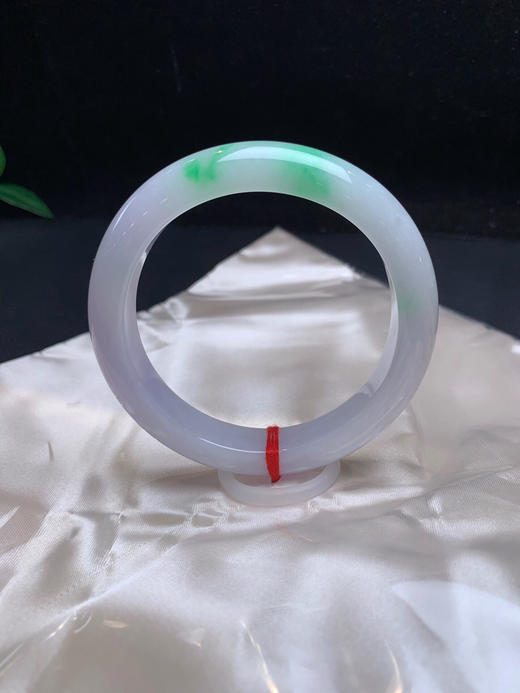 612672，60飘阳绿手镯，清新细腻的底色，一截阳绿 ，干净 商品图2