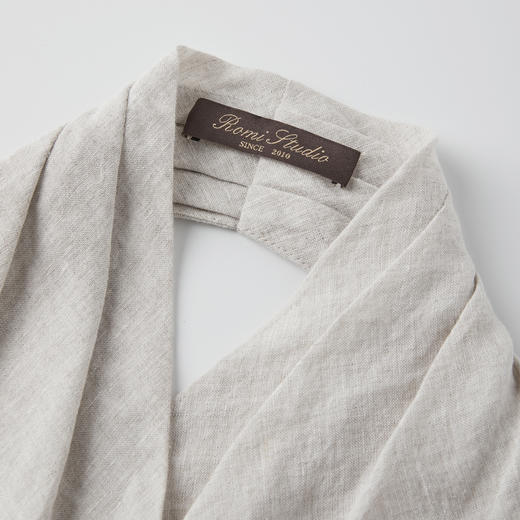 ROMI STUDIO“松弛气息”100%雨露麻一片式斜裁挂脖背 心RWCSSY1887 商品图4