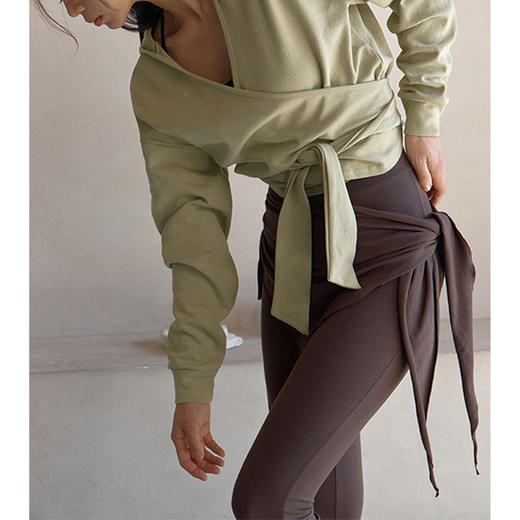 跃牌【洛水之神系列】新款淑女ins风瑜伽喇叭裤 遮臀三角巾绑带拼接瑜伽健身裤TNT-2 商品图3