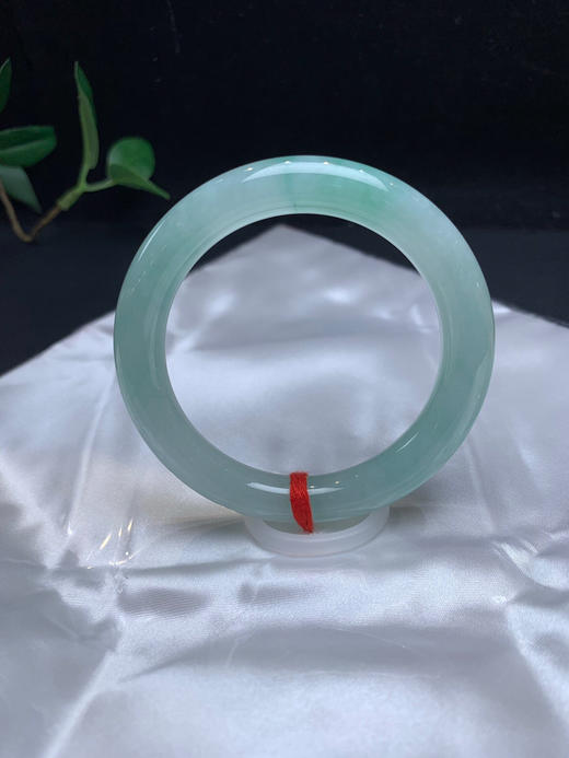 612668，52.5冰绿底圆条，整条带绿底色，润润的，干净甜美 商品图0