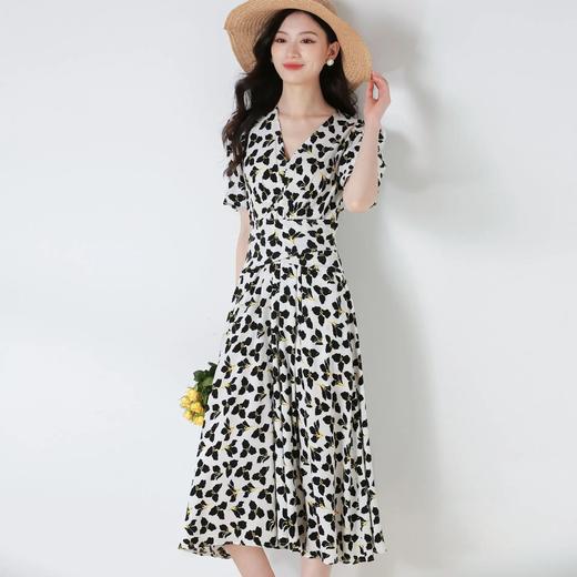 【高货sh】全新升级【铂金会员330/天猫439/差价109】(92711) 洛诗琳2025夏季三叶草V领收腰裹身裙显瘦大摆裙短袖连衣裙 商品图1