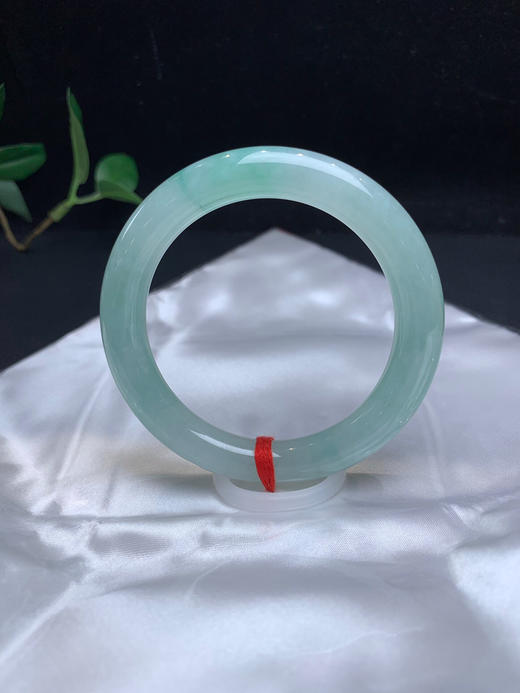 612668，52.5冰绿底圆条，整条带绿底色，润润的，干净甜美 商品图2