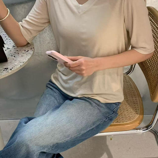 洛诗琳05739韩系慵懒随性简约纯色显瘦V领天丝羊毛T恤女62230 商品图3