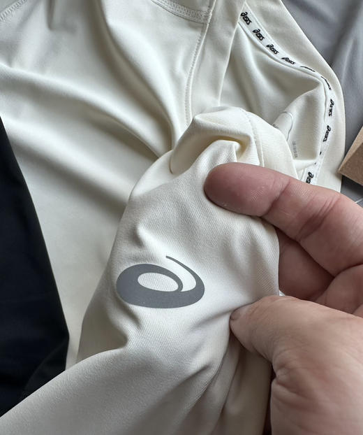 全新正品Asics亚瑟士男士弹力速干透气运动健身短袖t恤，有大码

黑色 米白 浅绿 豆沙 浅灰 

尺码S-XXL，欧美码偏大一码 商品图4