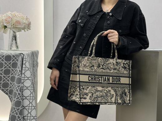 DIOR迪奥BookTote茹伊印花刺绣棉托特包Tote包购物袋手提包中号动物园系列（HH） 商品图9