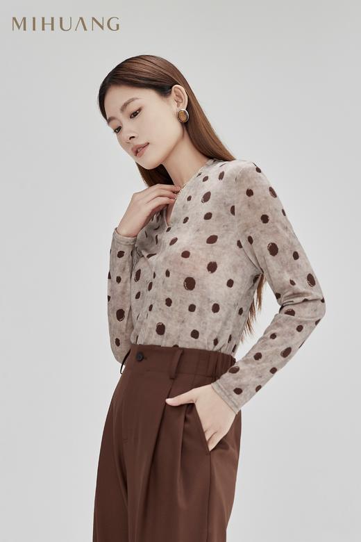 米皇V领针织上衣 商品图1