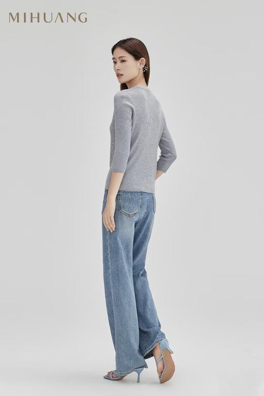 米皇V领抽条半开女衫 商品图1