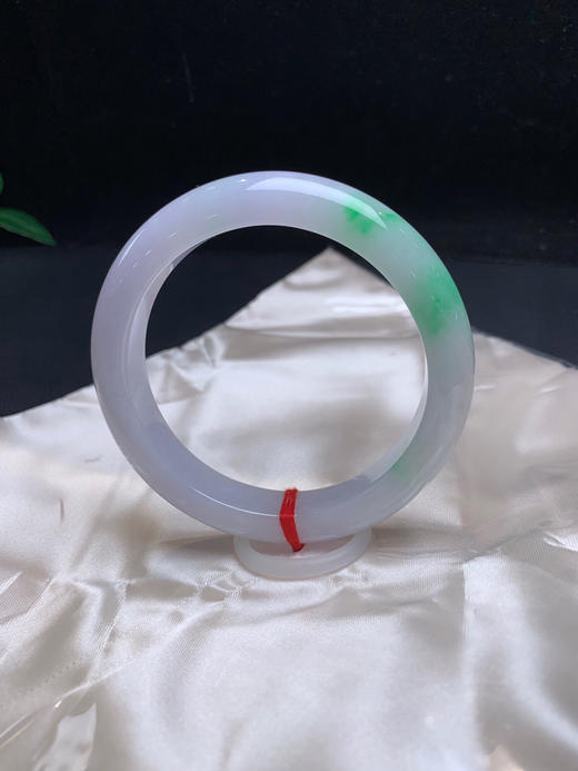 612672，60飘阳绿手镯，清新细腻的底色，一截阳绿 ，干净 商品图1