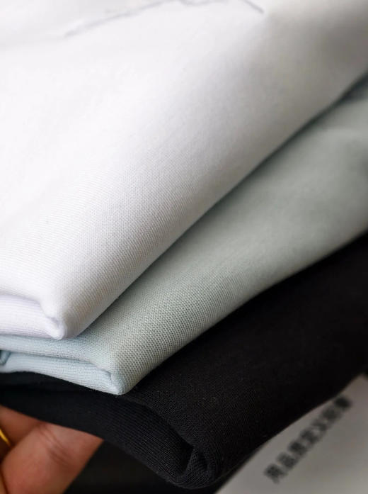 重工质感空气层万针蝴蝶镂空蕾丝袖T恤 商品图9