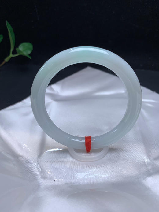 612676，53清新浅绿底圆条，底子很细腻 ，淡淡的浅绿底。温柔甜美，很秀气 商品图1