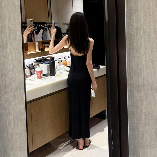 ROMI STUDIO“简约优雅”极简一字领弹力修身吊带连衣裙 RWCSLD2369 商品图1