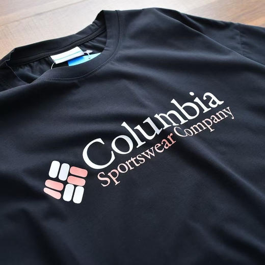 原单正品 Columbia哥伦比亚户外2025夏男女运动舒适旅行短袖圆领肌理感T恤，经典的款式搭配标志性品牌标识，简约又不失格调。
白色黑色藏青
尺码：M-XXL 商品图10