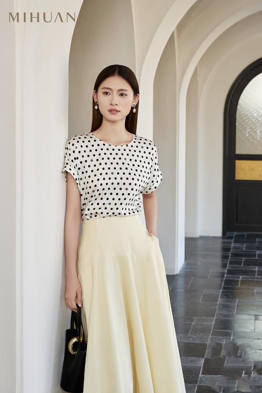 米皇圆领女衫 商品图1