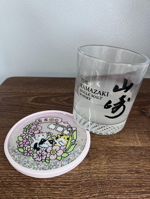 糗糗庄园-流沙亚克力有求币应磁吸杯垫冰箱贴 商品图1